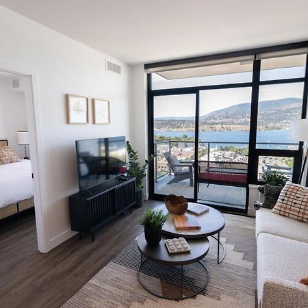 Awesome View 21 Two Bedroom One Bath Downtown Lake View Near Beach Kelowna Bagian luar foto