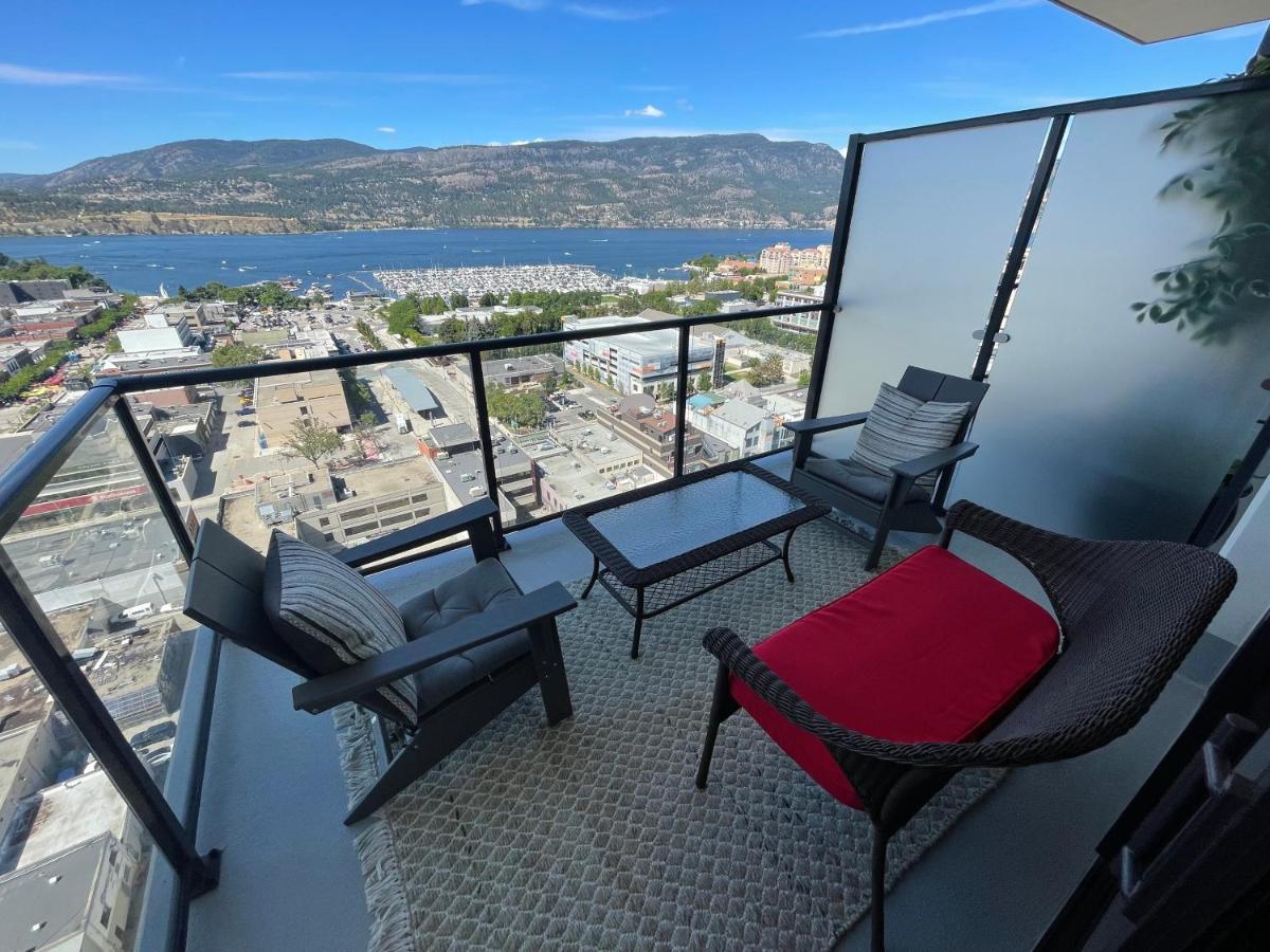 Awesome View 21 Two Bedroom One Bath Downtown Lake View Near Beach Kelowna Bagian luar foto